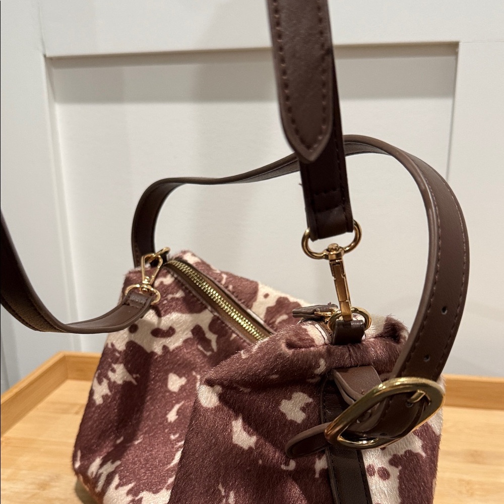 Convertible Carrie Crossbody Bag - Picture 8 of 10